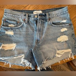 Abercrombie Boyfriend Short Mid-rise size 28/6